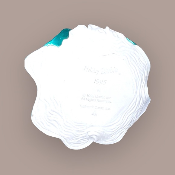 1995 Holiday Barbie Collector Series Ornament - Picture 7 of 9